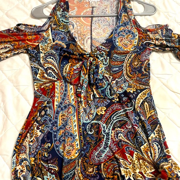 VENUS Cold Shoulder Paisley top SZ SMALL - Picture 4 of 5